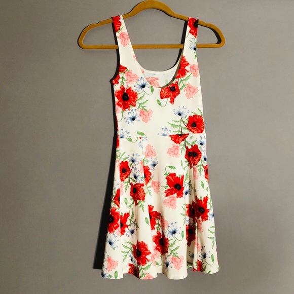 Dress - Picture 2 of 3